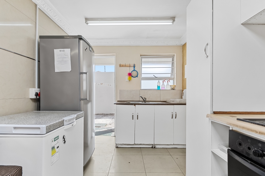 10 Bedroom Property for Sale in Observatory Western Cape